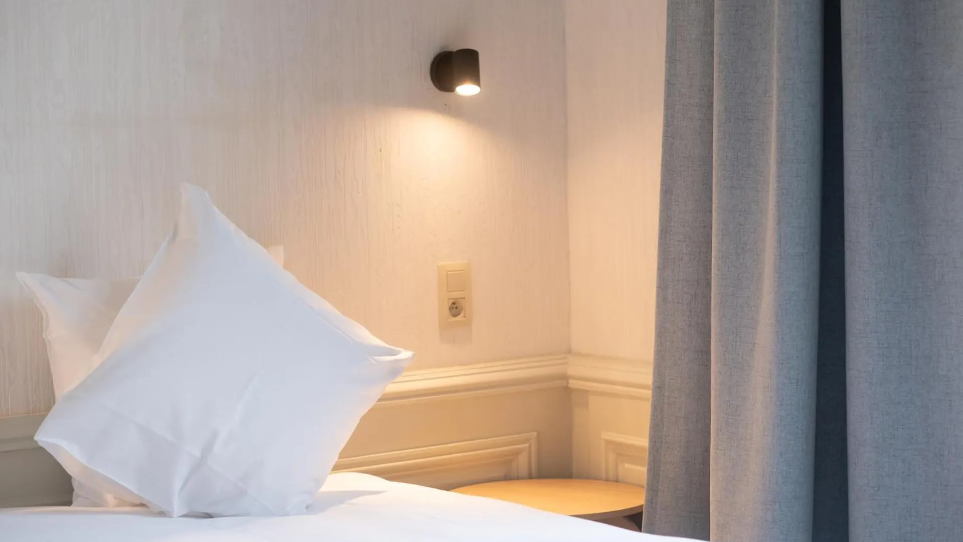 ברוז' Hotel Lucca 3*,  בלגיה