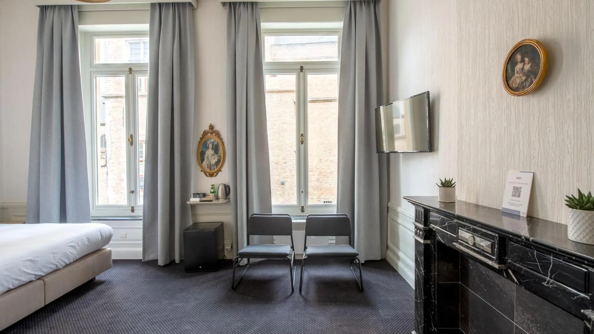 ברוז' Hotel Lucca בלגיה