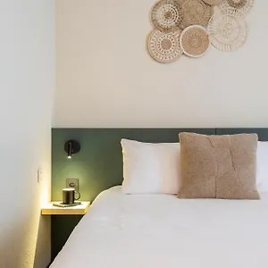Hotel Park, Brujas